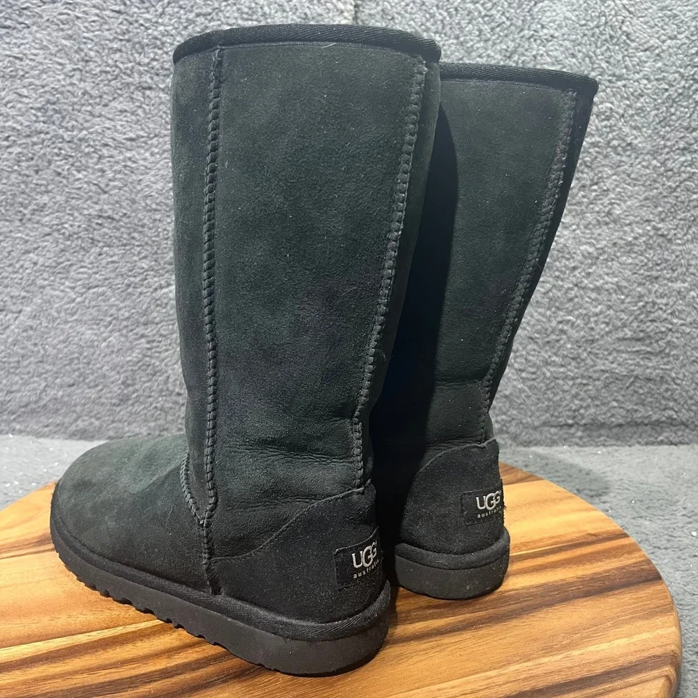 UGG Australia‎ Tall Classic Suede Sheepskin Boots Womens Black Size 4 Fur Cozy